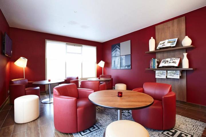 Hôtel pour 2 personnes, avec terrasse, animaux acceptés à Meaux - 4