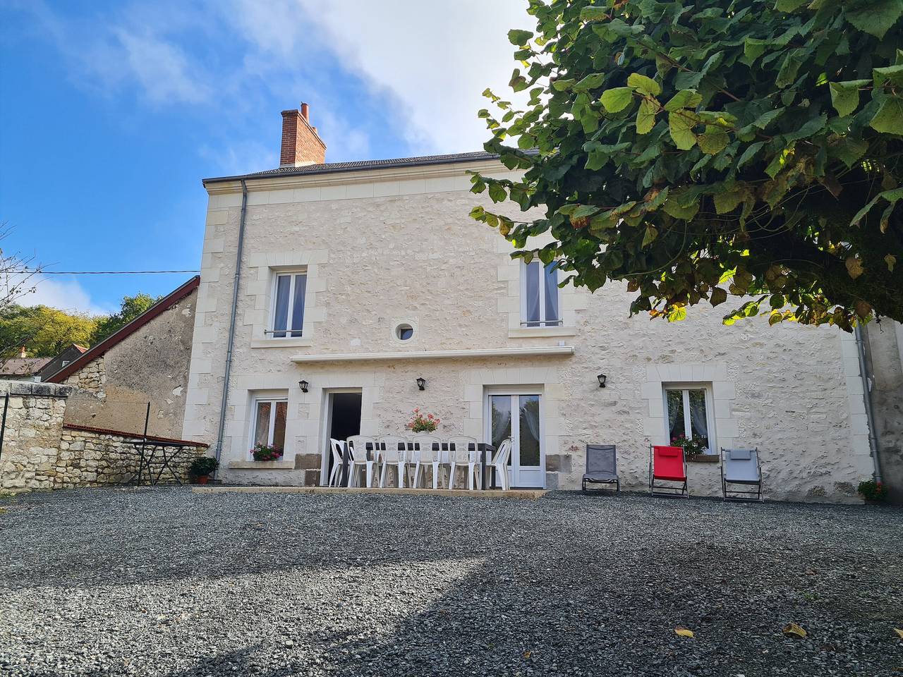 Gîte familial proche du zoo de Beauval avec cour privative in Lye, Vallée de la Loire