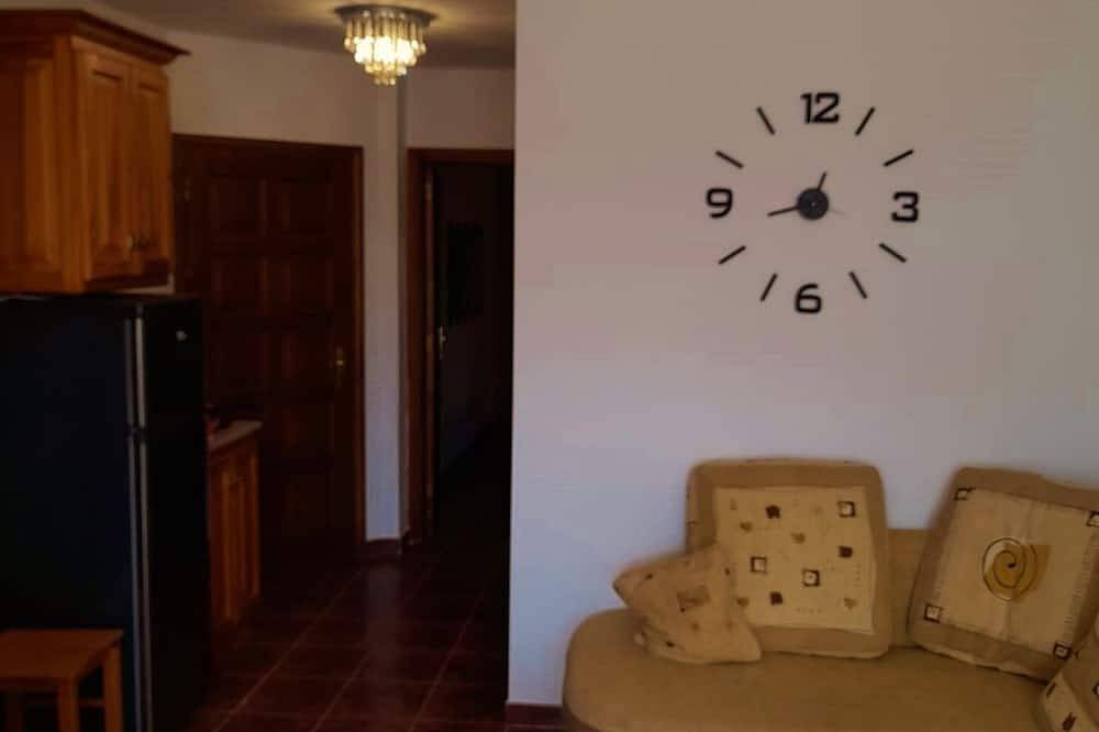 Apartamento entero, Relax Ático con vistas al mar y montaña en primera línea de costa sonido del mar in Puertito de los Silos, Los Silos
