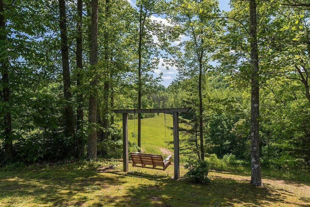 Abgeschiedener Zufluchtsort in der Nähe der Red River Gorge, Ky - Hot Tub, Wifi, 30 Hektar zu erkunden! in Daniel Boone National Forest