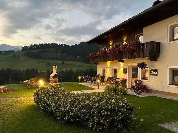 Ferienhaus für 10 Personen, mit Ausblick und Garten