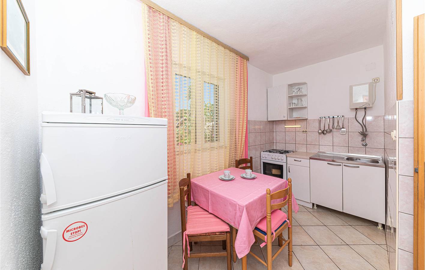 Gemütliches Apartment mit Meerblick, WLAN, Klimaanlage und Terrasse in Strandnähe in Drvenik Mali, Drvenik Mali und Veli