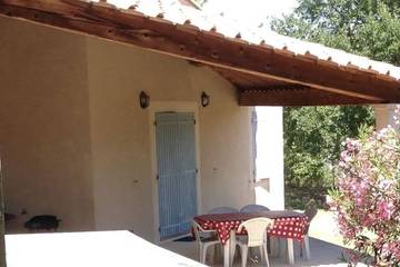 Gîte pour 4 personnes, animaux acceptés à Ménerbes