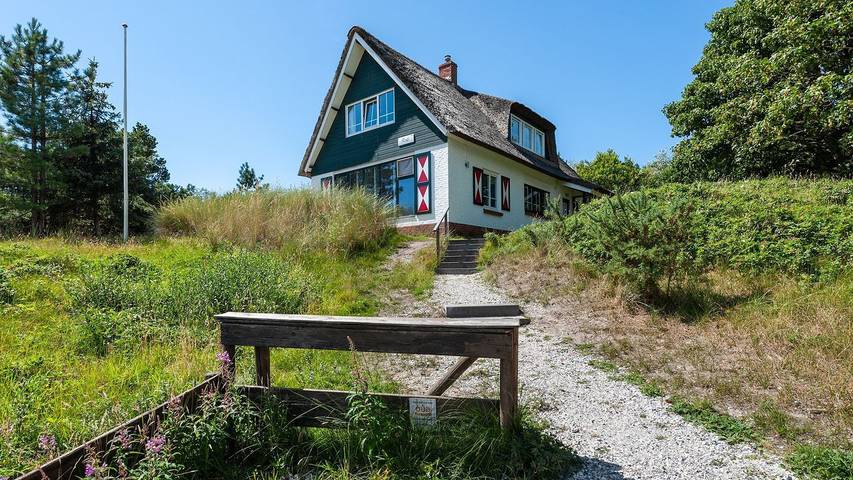 Villa voor 7 personen, met terras en tuin op Ameland