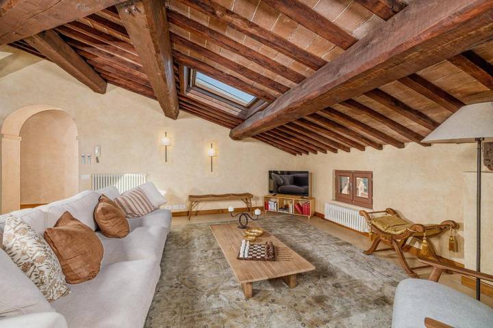 Agriturismo per 6 persone, con giardino e panorama nonché piscina a Trequanda