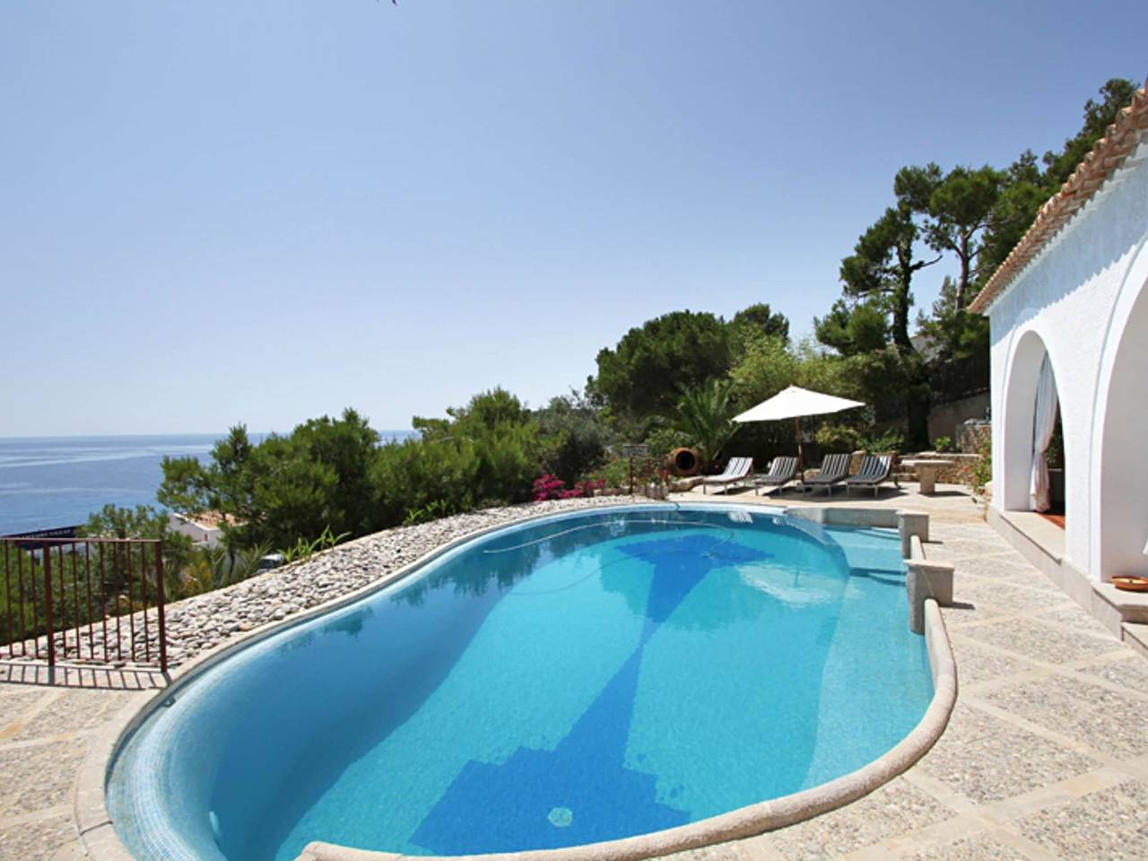 Fantastic villa with private swimming pool, garage, bbq, patio, wifi and the sea in Cala Provençal, Capdepera
