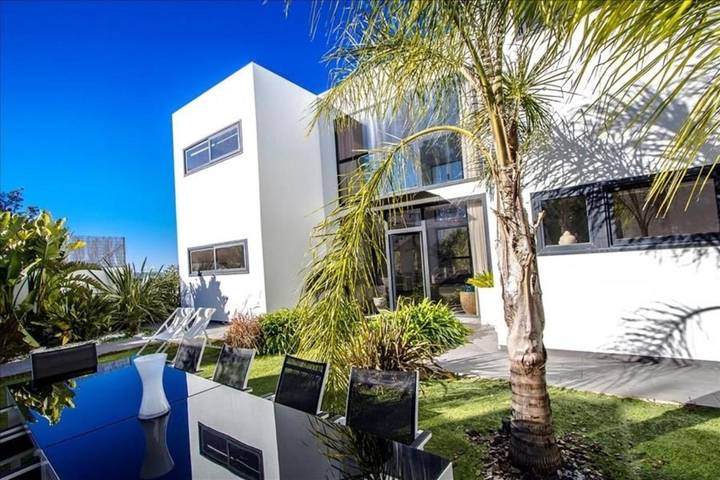 Casa rural para 13 personas, con jardín además de jacuzzi y piscina en Olivella - 3