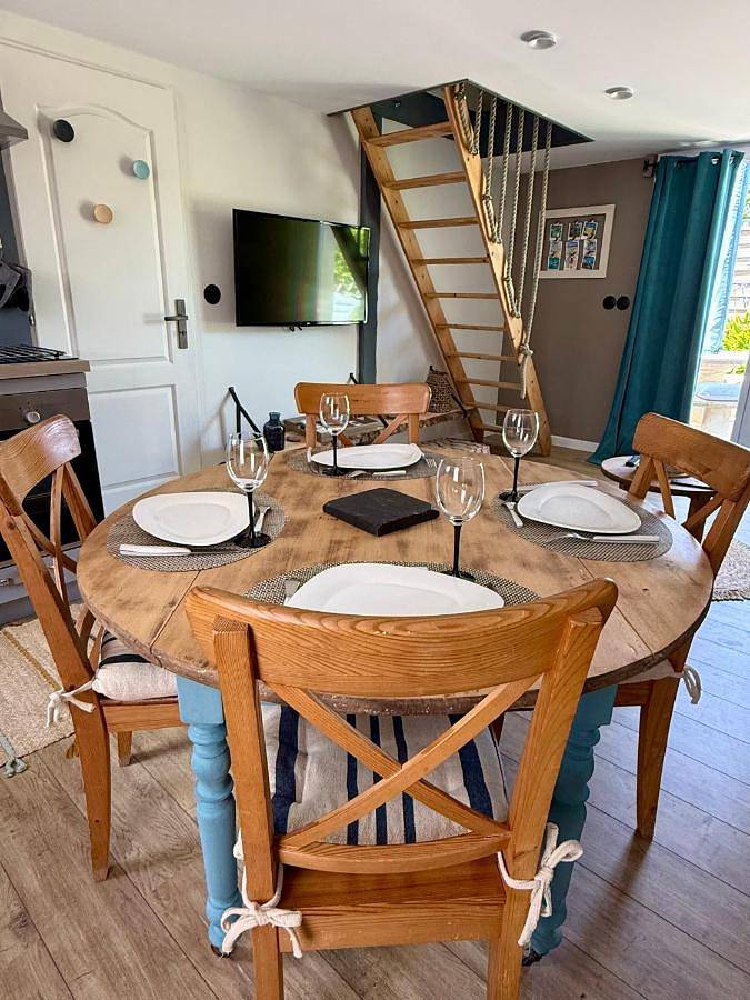 Location de vacances pour 4 personnes, avec Terrasse et Jardin à Tréveneuc - 2
