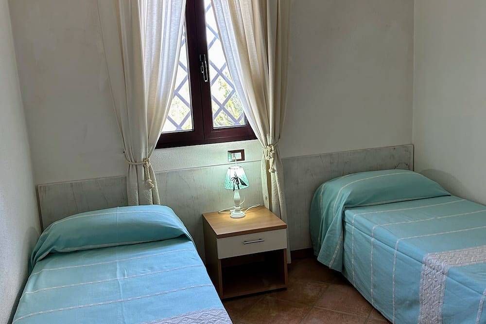 Appartamento intero, Domo su Neulache\nvilla in campagna composta da  due app. a 5 minuti dal mare in Cala Liberotto, Orosei