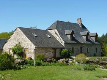 Chambre d’hôte pour 2 personnes, avec vue et jardin en Corrèze