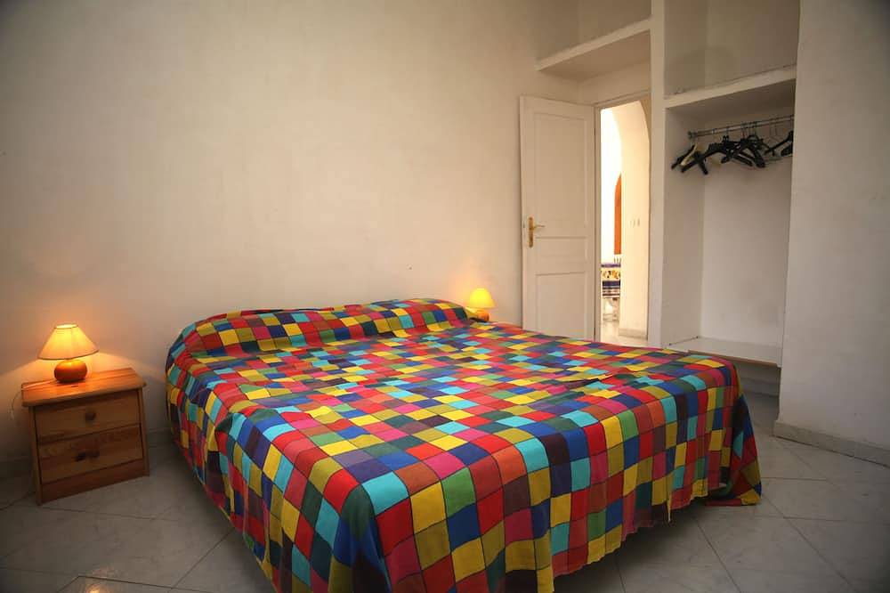 Villa with large garden and panoramic view, near the sea in Scialara o Castello, Vieste