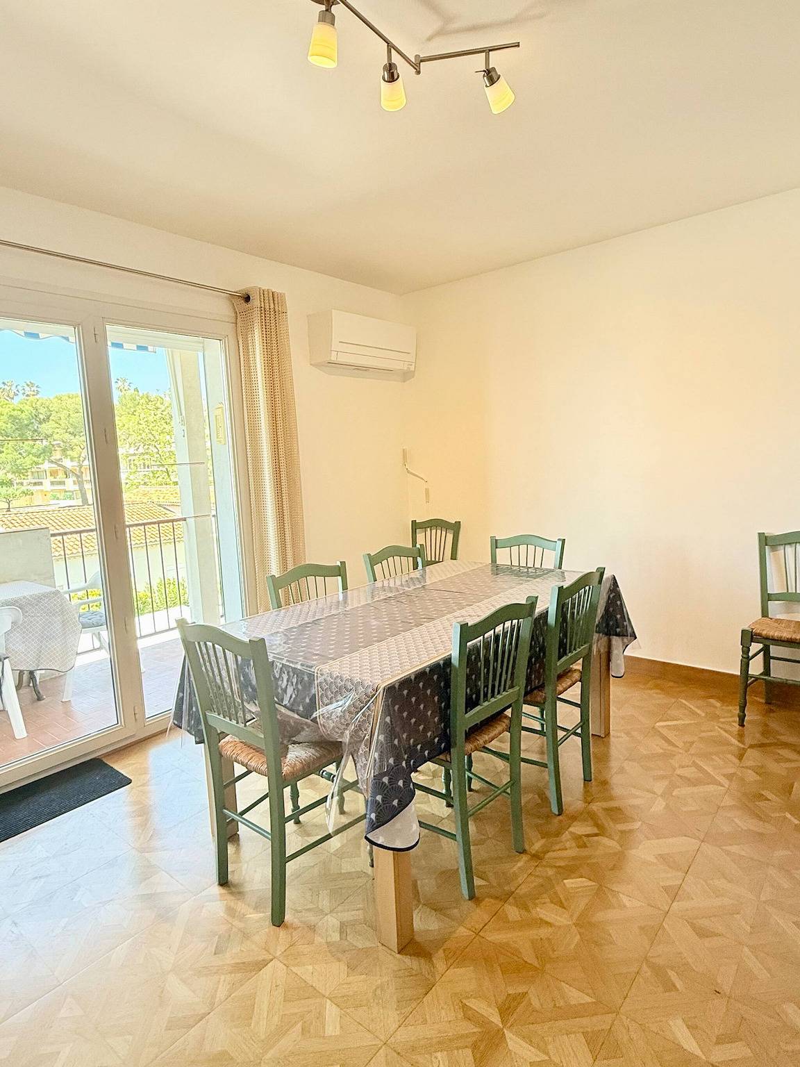 Appartement entier, Le séréna- Vue mer & Garage - Sur le in Carqueiranne, Côte méditerranéenne (France)