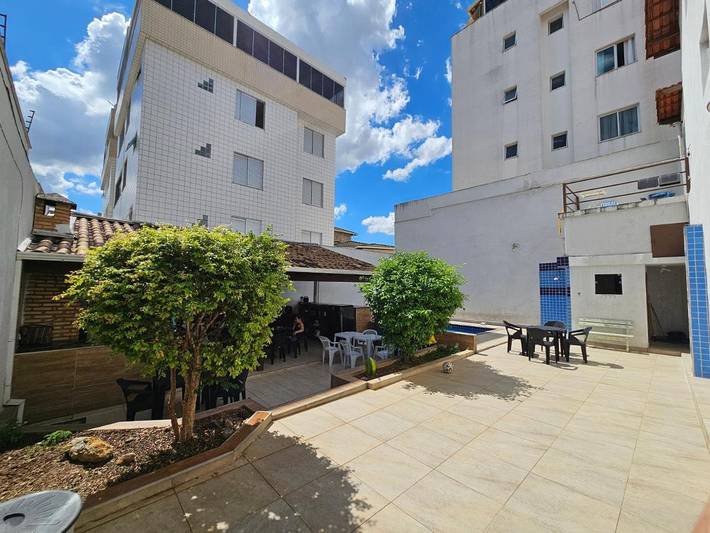 Casas e apartamentos de temporada para 3 pessoas, com piscina e jacuzzi e ainda balcão em Pampulha