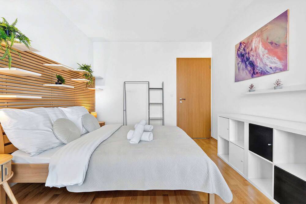 Ganze Wohnung, Sky Apartment at Tri Veže - Ac & Parking in Bratislava, Bratislava und Umgebung
