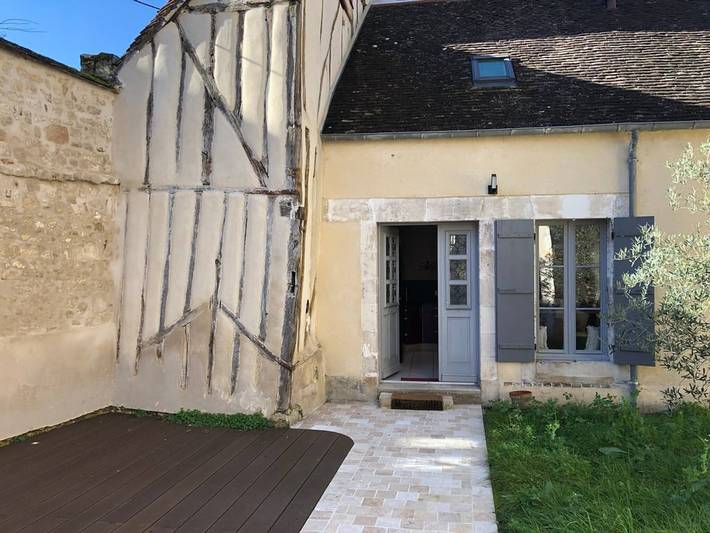 Ferienhaus für 4 Personen, mit Terrasse und Garten in Auxerre
