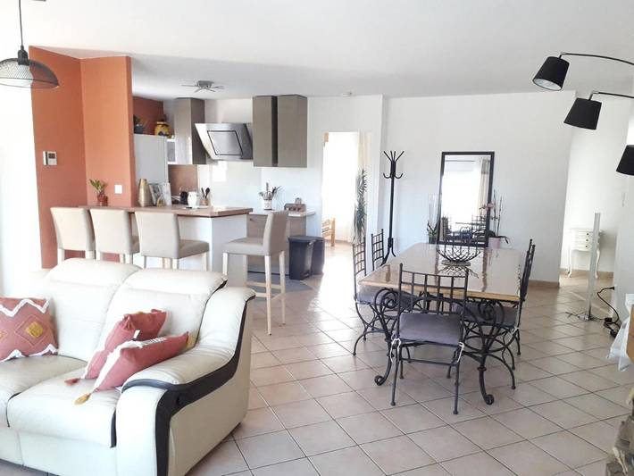 Location de vacances pour 2 personnes, avec piscine et jardin ainsi que terrasse et vue à Canet (Hérault) - 3