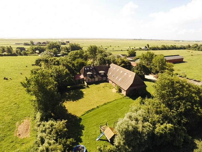 Bauernhaus für 4 Personen, mit Terrasse und Garten in Pellworm