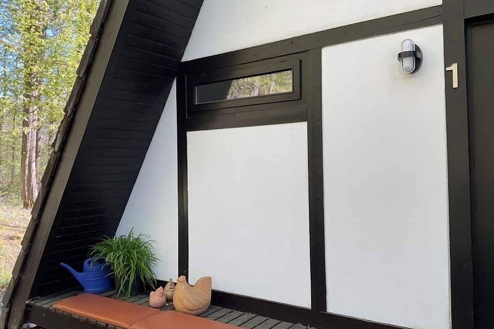 Ganze Wohnung, Ferienwohnung Huhn mit Terrasse (70 m2) in Sulzfeld, Rhön-Bayern
