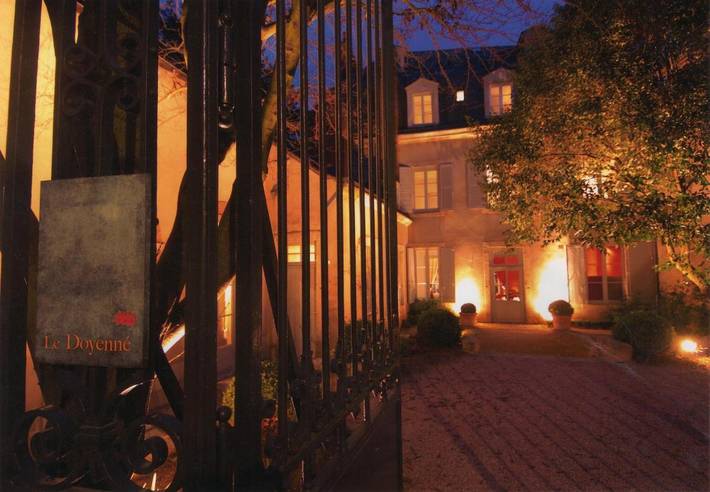 Chambre d’hôte pour 2 personnes, avec Terrasse ainsi que Jardin et Vue dans Cathedrale Saint Julien