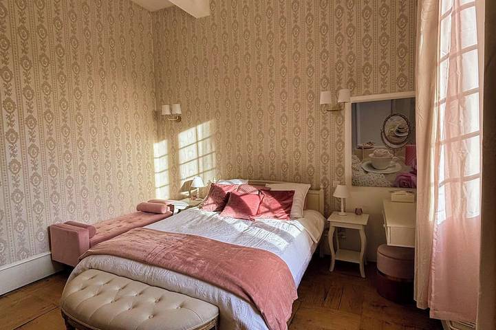 The Babouz Cottage, 4*,  entire house in the heart of Mirepoix and Cathars area in Mirepoix, Ariège