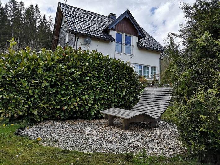 Vakantieappartement voor 4 personen, met tuin en uitzicht in Neuastenberg