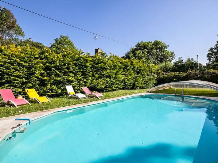 Ferienhaus für 10 Personen, mit Pool und Garten