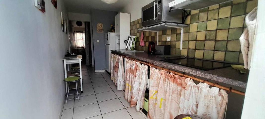 Gîte pour 4 personnes, avec piscine ainsi que jardin et terrasse dans Bois de Nèfles - 4