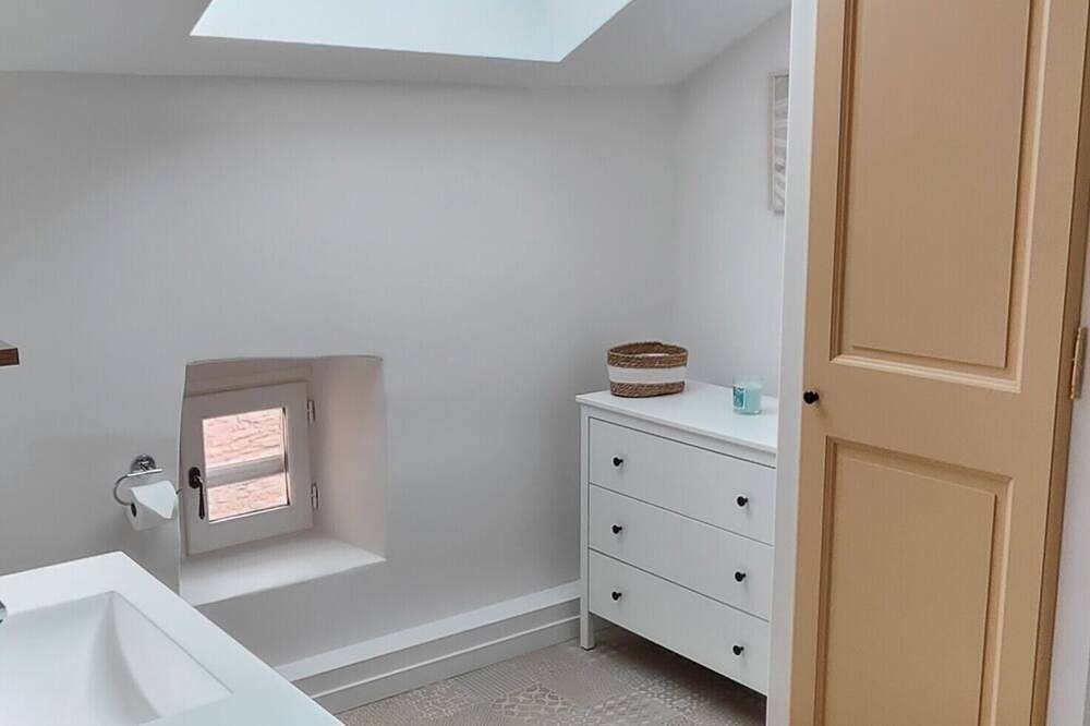 Dame Clara - Chambre Double avec Salle de Bains Privative in Pompignan, Région du Vigan