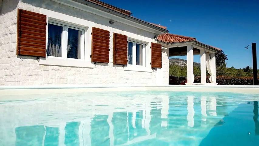 Villa pour 7 personnes, avec piscine et balcon à Šibenik - 2