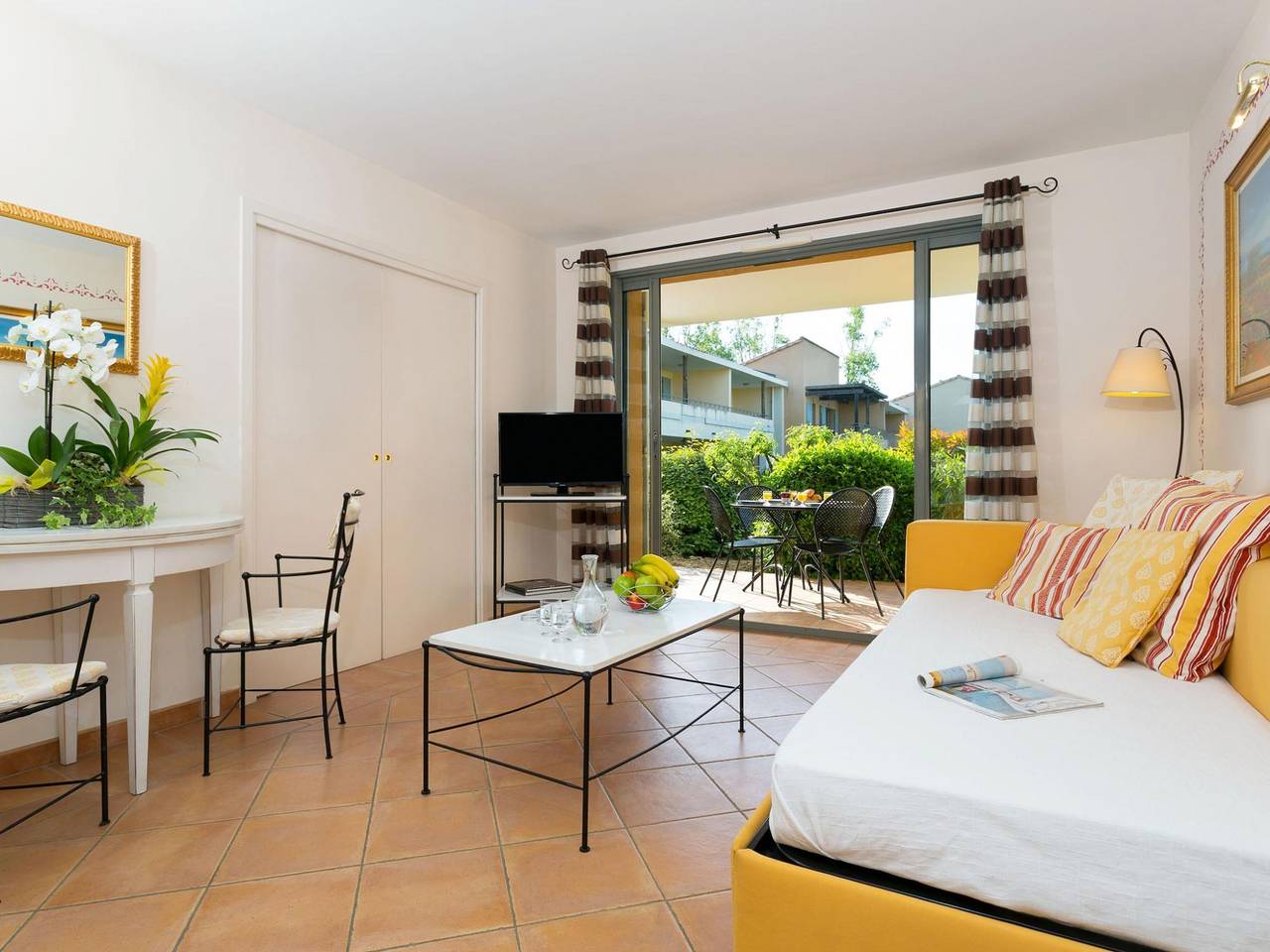 Ganze Wohnung, Charming apartment with dishwasher in Saumane de Vaucluse in Saumane-de-Vaucluse, Vaucluse