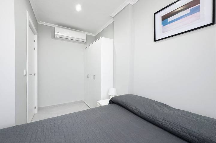 Casa Olivia avec piscine privée chauffée - À 5 minutes de la plage in Torrevieja Centre, Torrevieja