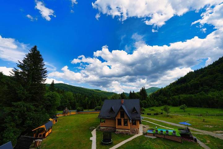 Domek letniskowy dla 19 osób, z basen i taras oraz sauna i widok, zwierzęta dozwolone w Ukraina