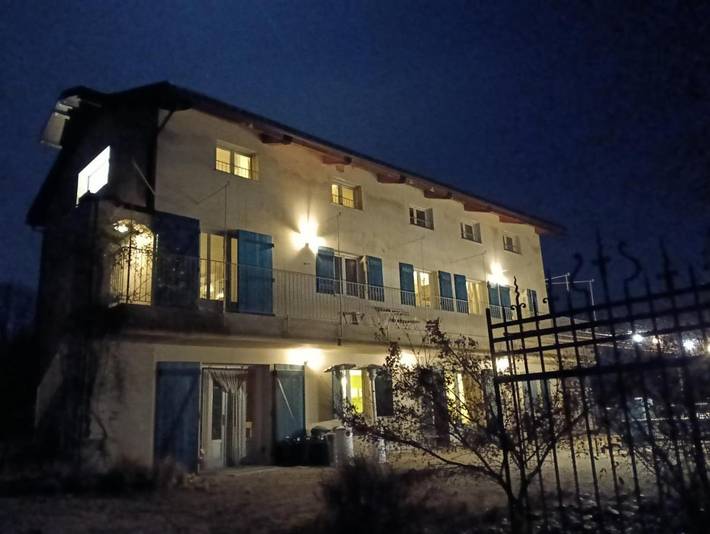 Location de vacances pour 4 personnes, avec vue et balcon ainsi que jardin et piscine, animaux acceptés à Chieri