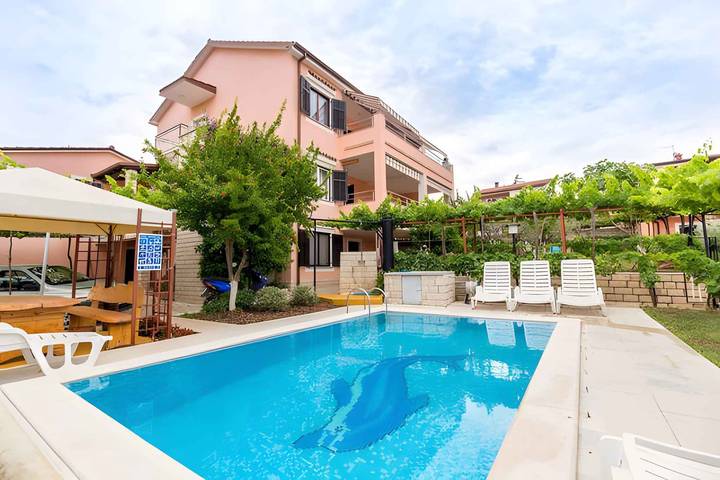 Ferienwohnung für 4 Personen, mit Garten in Pula