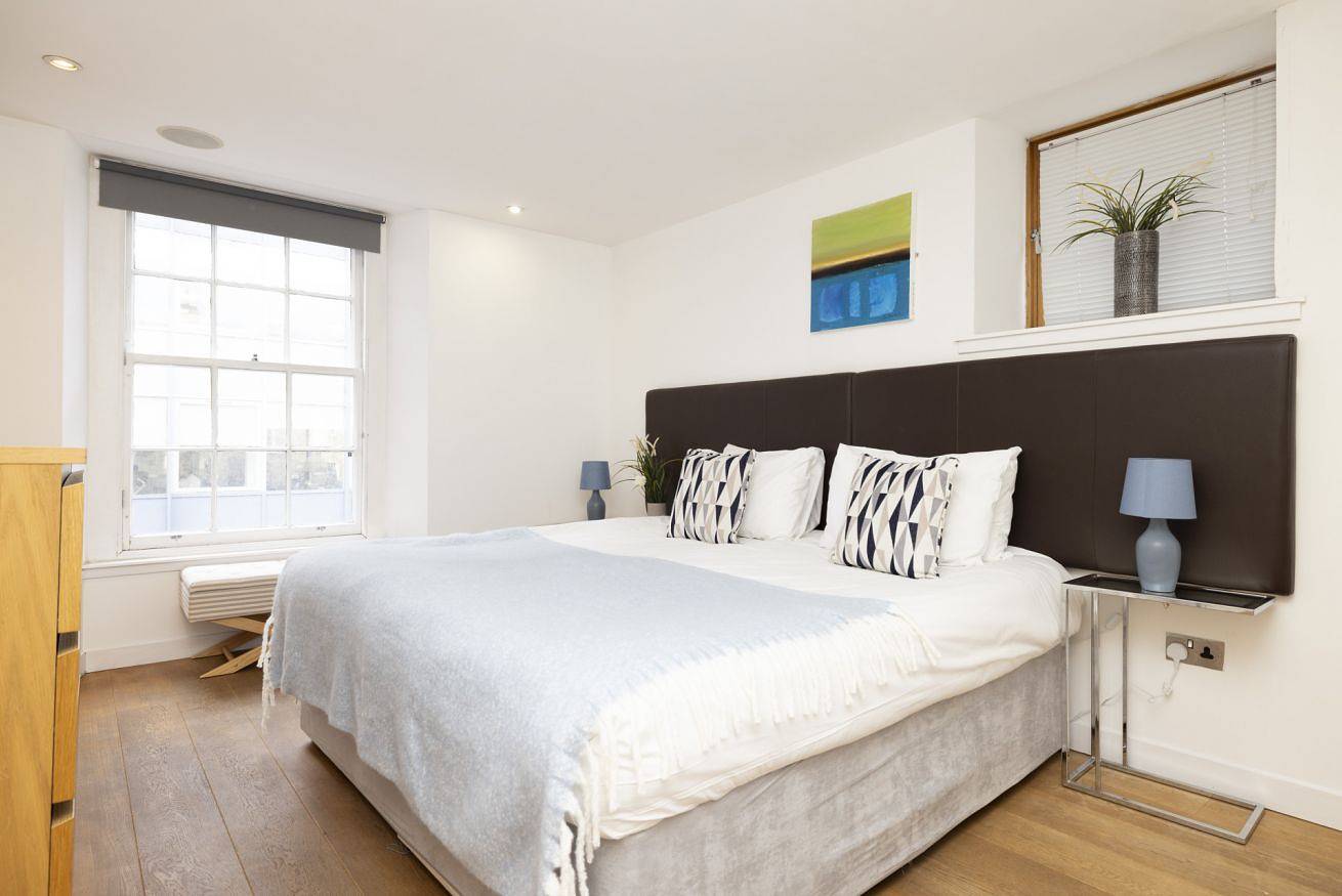 Entire apartment, Splendid Flat near Edinburgh Castle in Edinburgh, Edinburgh and Lothian