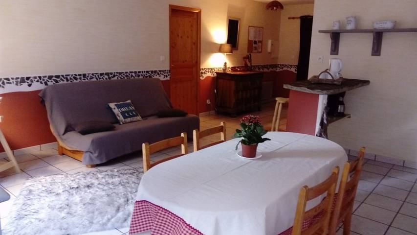 Chambre d’hôte pour 5 personnes, avec sauna et jardin ainsi que jacuzzi et terrasse en Haute-Loire - 3