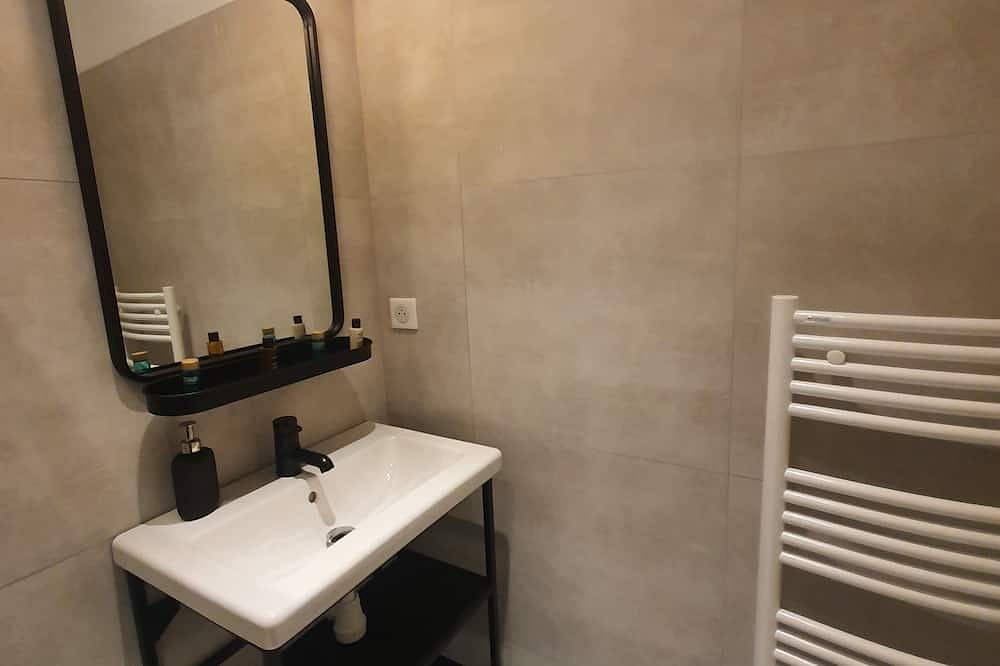 Appartement entier, Studio moderne dans maison années 30 avec cachet in Riedisheim, Région de Mulhouse