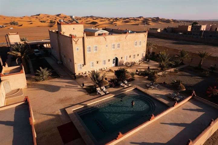 Riad pour 2 personnes, avec jardin ainsi que piscine et bassin pour enfant