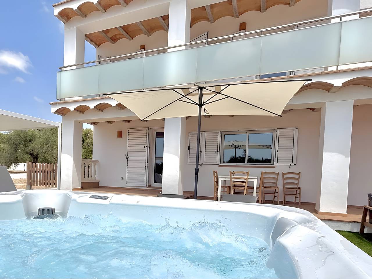 Can Alaya – Luxe Vakantievilla in Jesús, Ibiza met Uitzicht op Dalt Vila in Santa Eulària des Riu, Oost-Ibiza