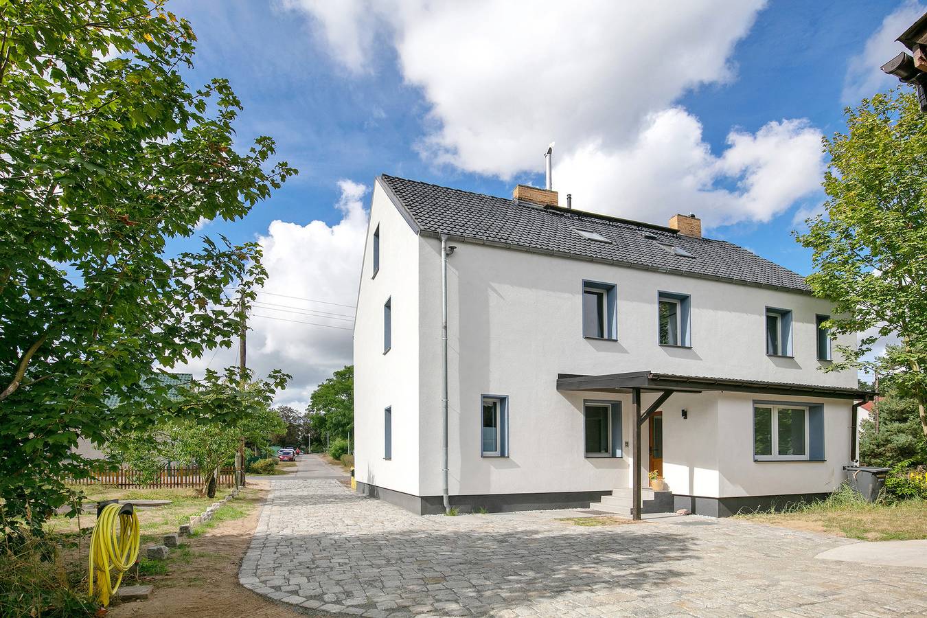 Ganze Wohnung, Ferienwohnung "Das Atelier" mit 2 Gemeinschaftsterrassen, Gemeinschaftsgarten und Wlan in Neuenhagen, Bad Freienwalde