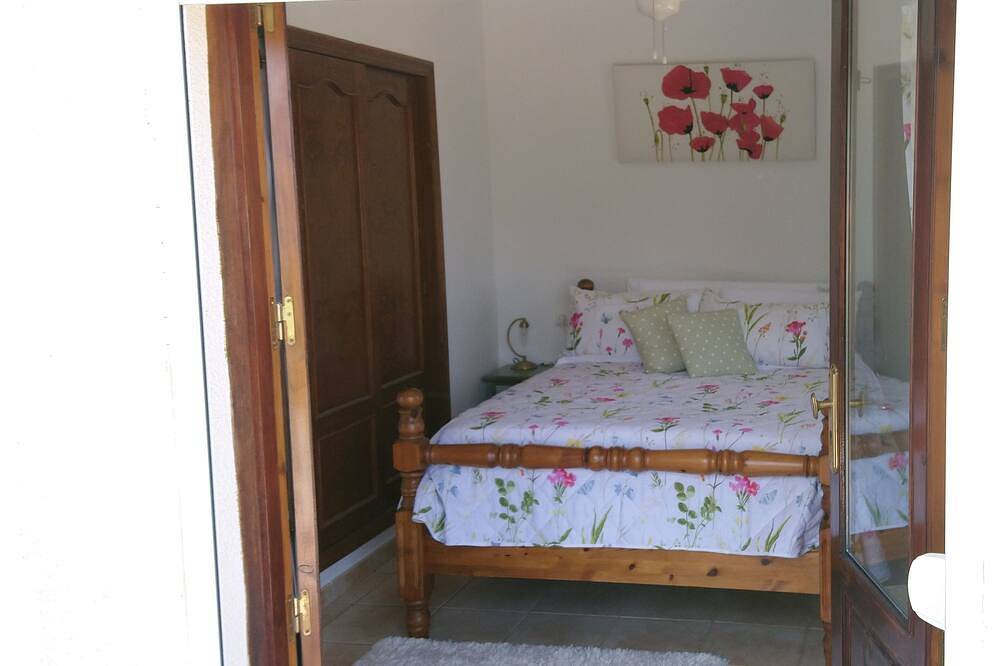 Lovely Villa with gorgeous views - Sleeps 6 (Heated Pool) in Adsubia, Alicante Province