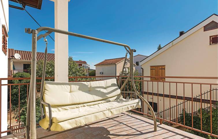 Gîte pour 4 personnes, avec terrasse à Pirovac - 4