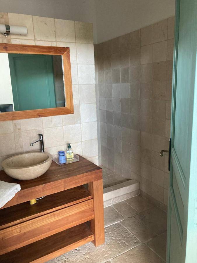 Location de vacances pour 4 personnes, avec vue ainsi que jardin et piscine à Ampus - 3