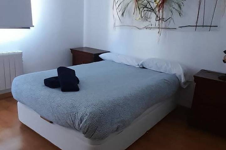 Stone House with Terrace & Bbq, 3 Bedrooms, Near Jaca & Ski Resorts in Castiello de Jaca, Aragonese Pyrenees