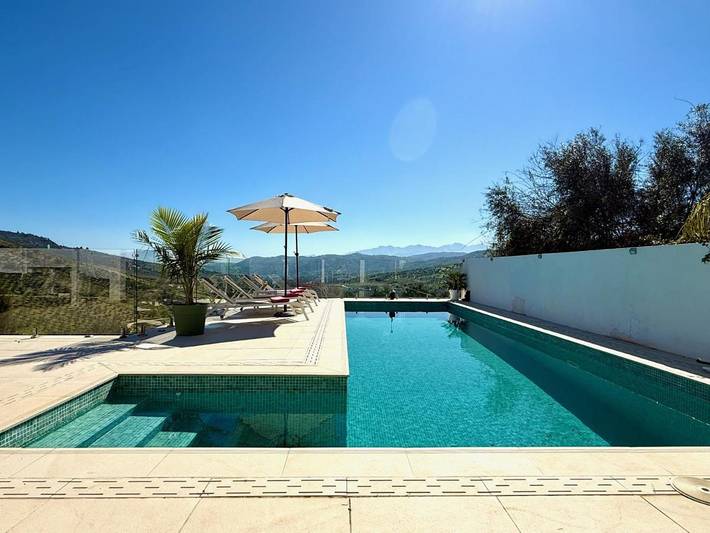 Casa rural para 8 personas, con Balcón y Terraza además de Jardín y Piscina en Tolox