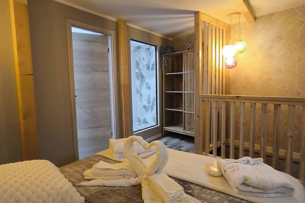 Apartamento entero, Paradise and Love Room! Magnificent apartment with private spa room. in Haguenau, Alsacia del Norte