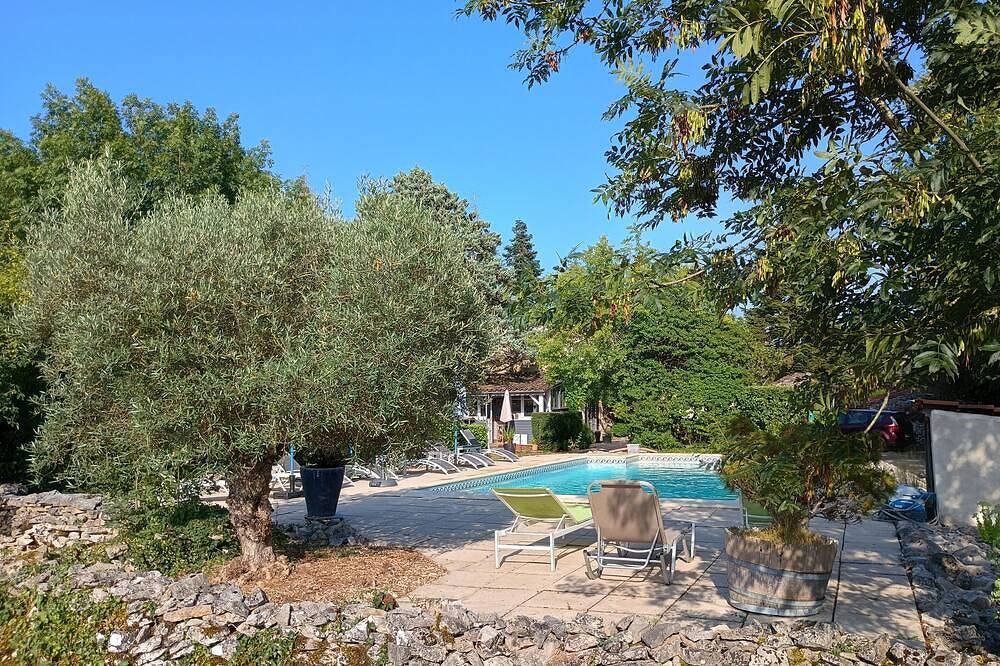 Apartamento entero, Butterfly Gite On A 2-Hectare Property in Saint-Antonin-Noble-Val, Quercy