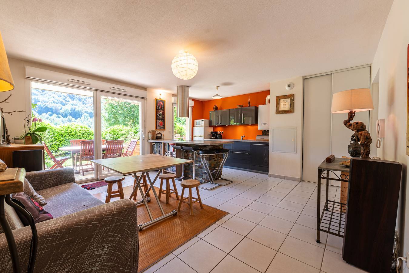 Appartement entier, Appartement au vert, à 5 minutes du centre d'Annecy. Avec terrasse, jardin et vue sur la montagne 
 in Seynod, Région d'Annecy