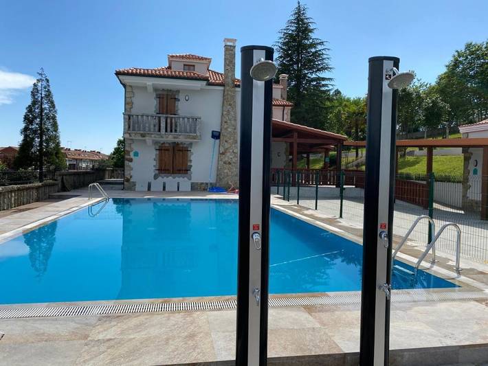 Hostal para 13 personas, con Terraza además de Jardín y Piscina en El Pino