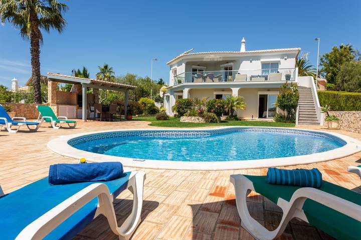 Villa voor 8 personen, met tuin en terras in Praia da Luz